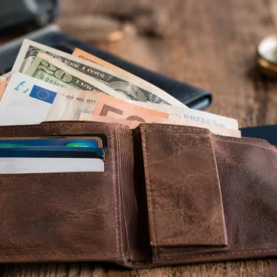 How to Manage Money While Traveling Long-Term: A 2026 Field Guide